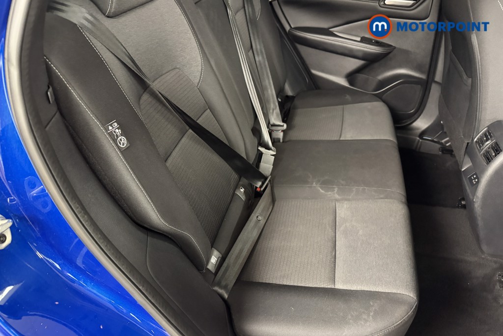 Nissan Qashqai N-Connecta Manual Petrol SUV - Stock Number (1540981) - 4th supplementary image