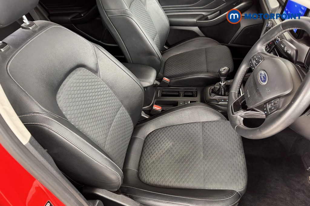 Ford Focus Titanium X Manual Petrol Hatchback - Stock Number (1541879) - 5th supplementary image