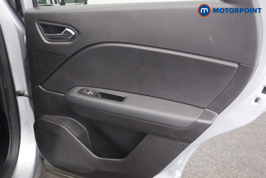 Renault Captur S Edition Manual Petrol SUV - Stock Number (1542425) - 16th supplementary image