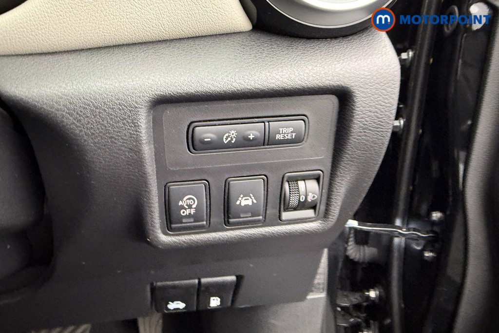 Nissan Micra Tekna Automatic Petrol Hatchback - Stock Number (1542682) - 15th supplementary image
