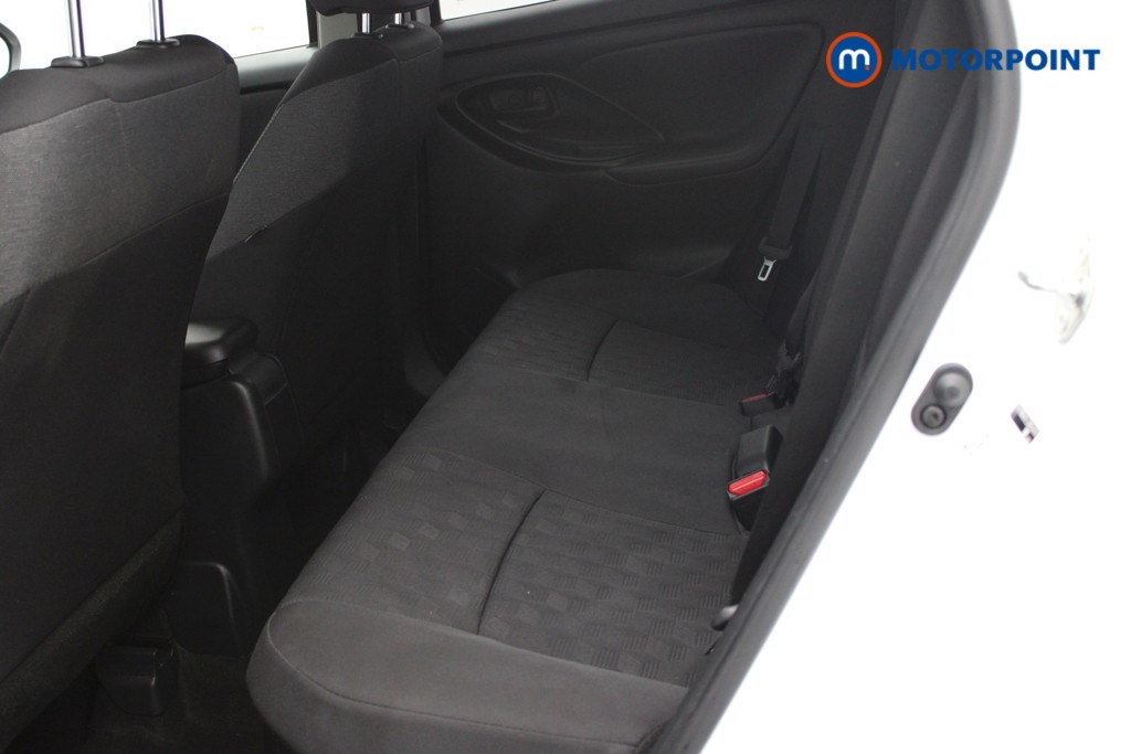 Toyota Yaris Design Automatic Petrol-Electric Hybrid Hatchback - Stock Number (1543634) - 2nd supplementary image