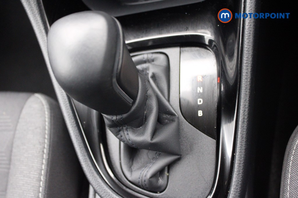 Toyota Yaris Design Automatic Petrol-Electric Hybrid Hatchback - Stock Number (1543634) - 10th supplementary image