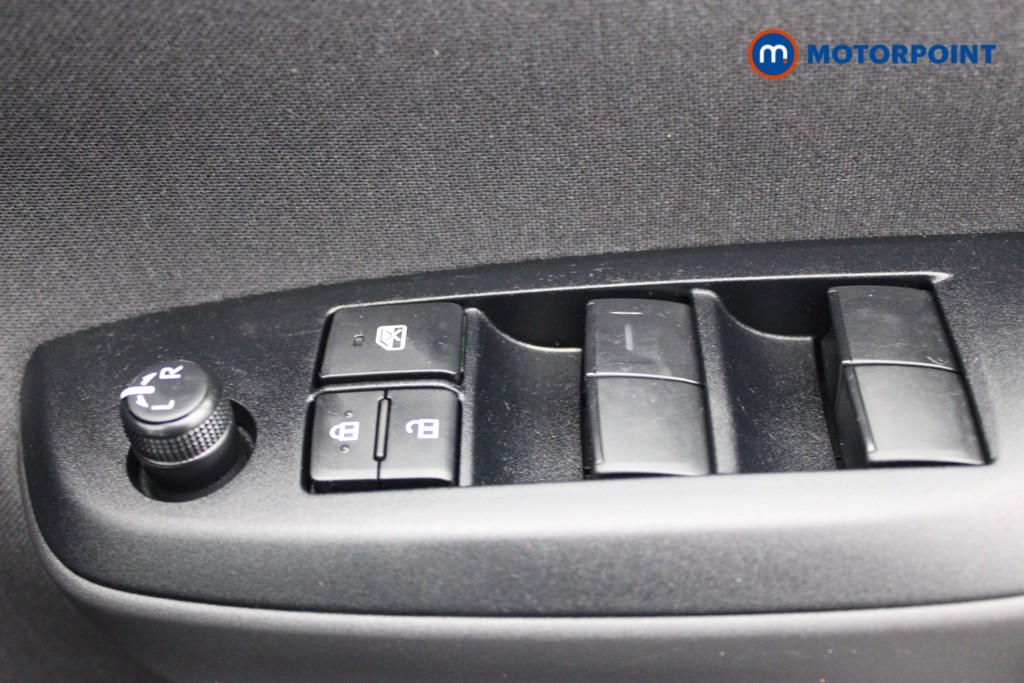 Toyota Yaris Design Automatic Petrol-Electric Hybrid Hatchback - Stock Number (1543634) - 14th supplementary image