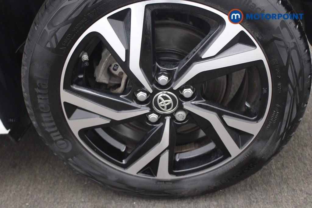 Toyota Yaris Design Automatic Petrol-Electric Hybrid Hatchback - Stock Number (1543634) - 17th supplementary image