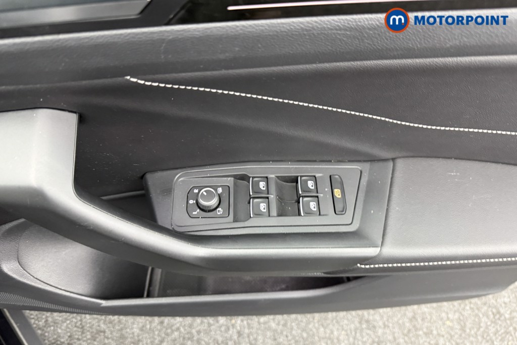 Volkswagen T-Roc R-Line Automatic Petrol SUV - Stock Number (1543644) - 17th supplementary image