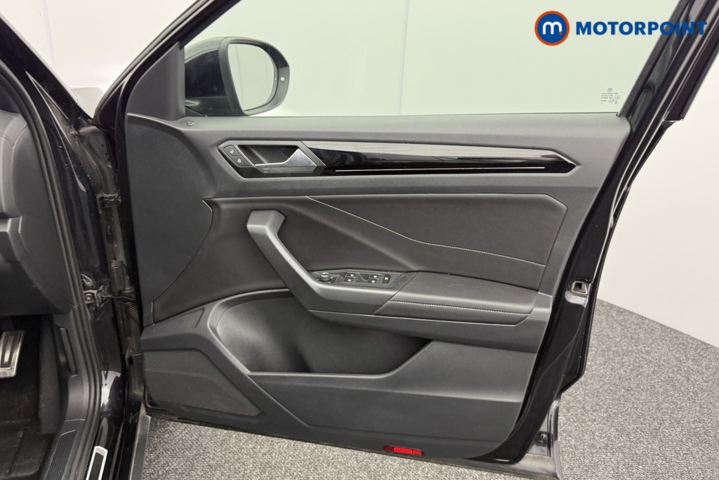 Volkswagen T-Roc R-Line Automatic Petrol SUV - Stock Number (1543644) - 18th supplementary image