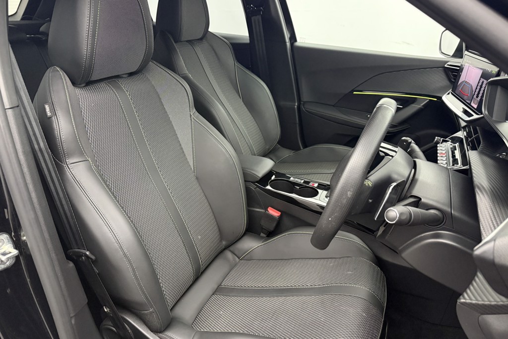 Peugeot 2008 GT Automatic Petrol SUV - Stock Number (1544951) - 19th supplementary image
