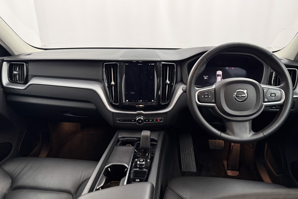 Volvo Xc60 Momentum Automatic Petrol SUV - Stock Number (1544961) - 2nd supplementary image