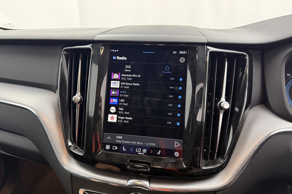 Volvo Xc60 Momentum Automatic Petrol SUV - Stock Number (1544961) - 9th supplementary image