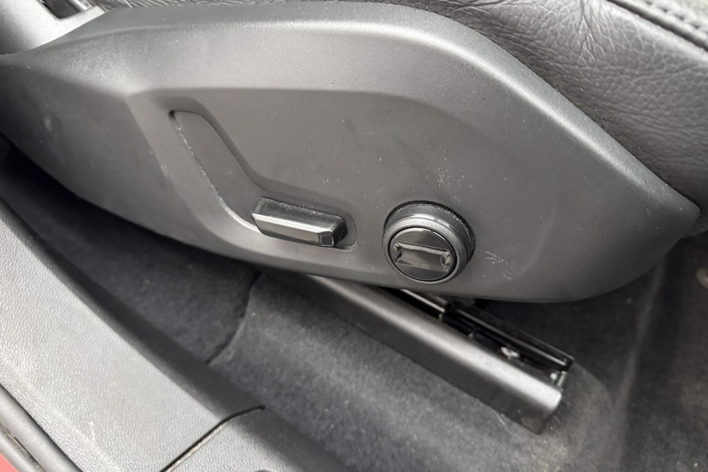 Volvo Xc60 Momentum Automatic Petrol SUV - Stock Number (1544961) - 18th supplementary image