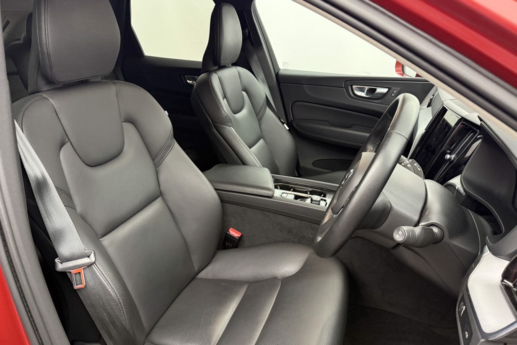 Volvo Xc60 Momentum Automatic Petrol SUV - Stock Number (1544961) - 19th supplementary image
