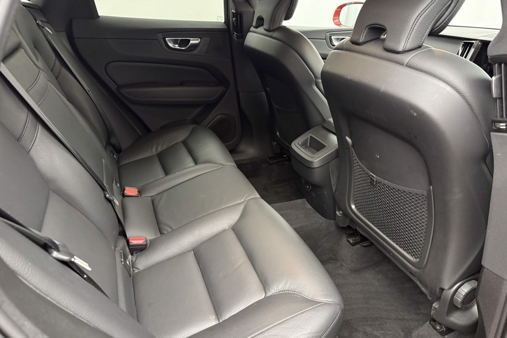 Volvo Xc60 Momentum Automatic Petrol SUV - Stock Number (1544961) - 21st supplementary image