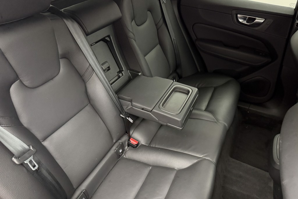 Volvo Xc60 Momentum Automatic Petrol SUV - Stock Number (1544961) - 24th supplementary image