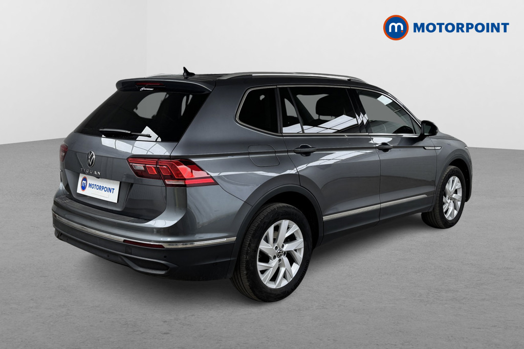 Volkswagen Tiguan Allspace Life Automatic Petrol SUV - Stock Number (1545154) - Drivers side rear corner