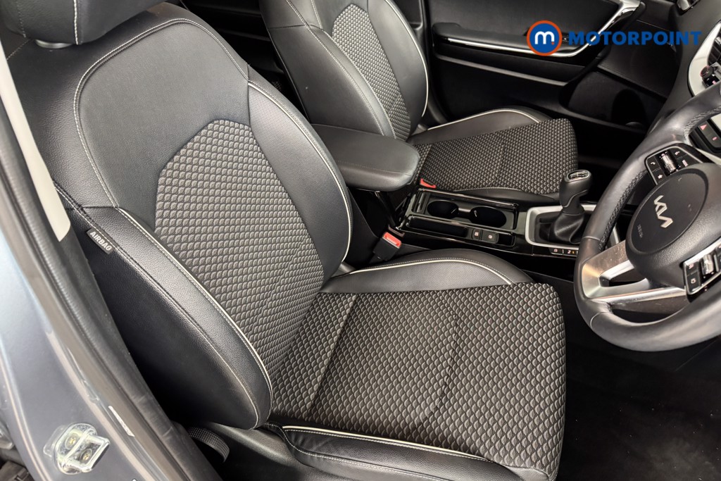 KIA Xceed 3 Manual Petrol Hatchback - Stock Number (1545240) - 5th supplementary image