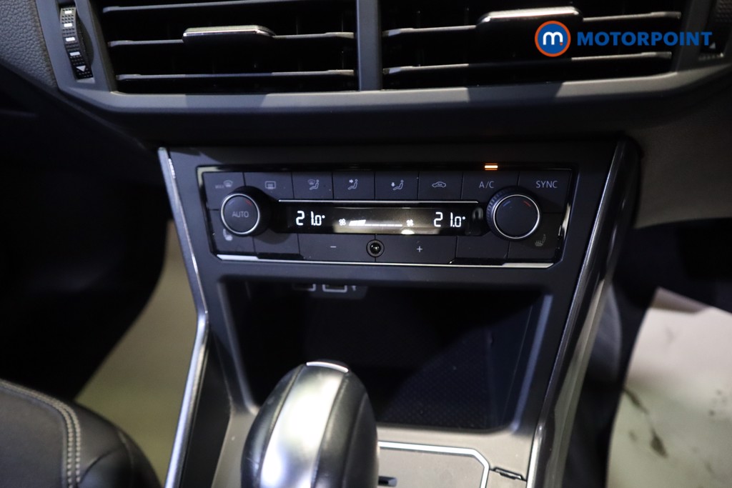 Volkswagen Polo SEL Automatic Petrol Hatchback - Stock Number (1546963) - 4th supplementary image