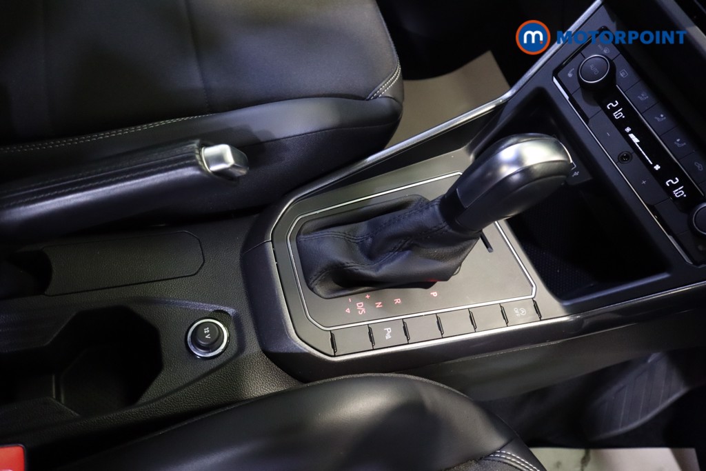 Volkswagen Polo SEL Automatic Petrol Hatchback - Stock Number (1546963) - 5th supplementary image