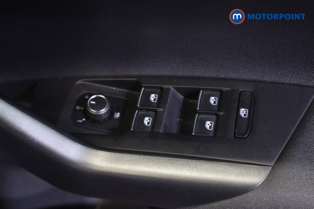 Volkswagen Polo SEL Automatic Petrol Hatchback - Stock Number (1546963) - 7th supplementary image
