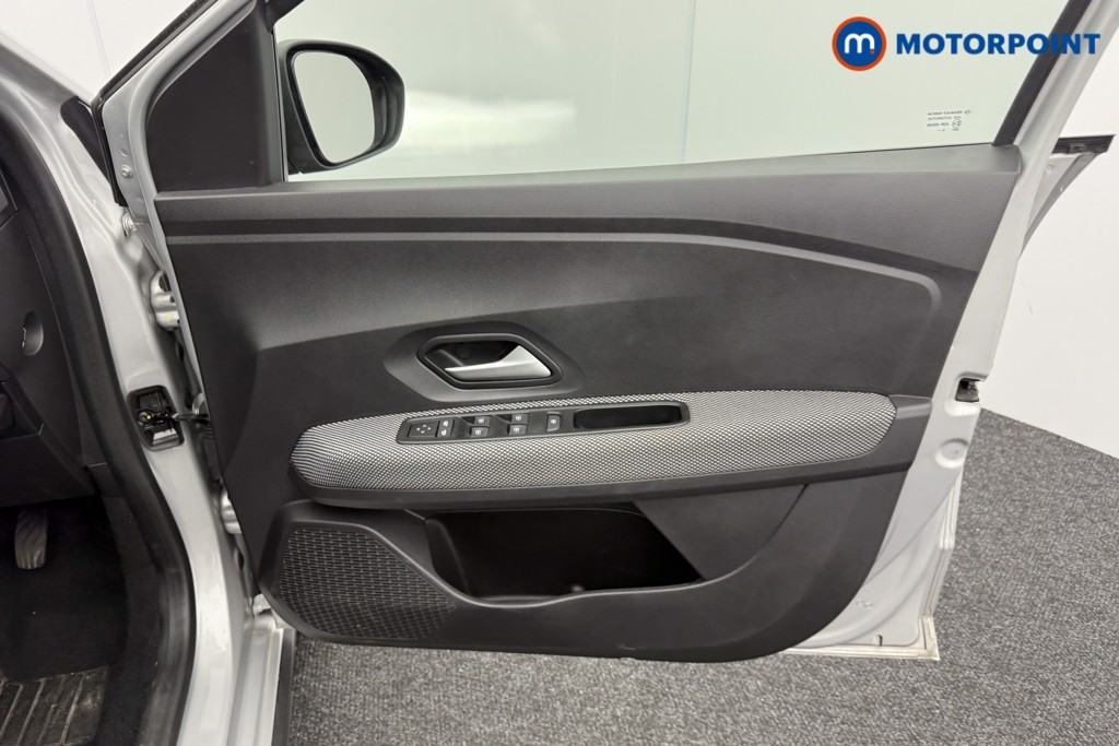 Dacia Sandero Stepway Expression Manual Petrol Hatchback - Stock Number (1546985) - 16th supplementary image