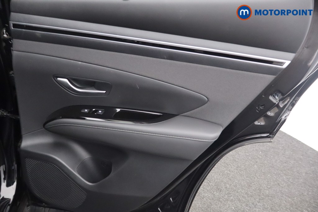 Hyundai Tucson Ultimate Automatic Petrol-Electric Hybrid SUV - Stock Number (1547368) - 17th supplementary image