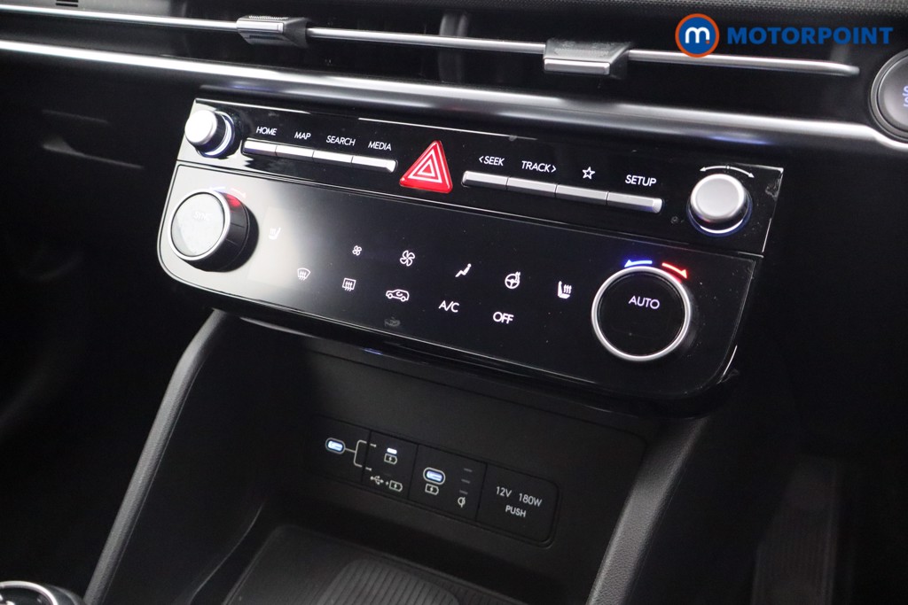 Hyundai Tucson Premium Manual Petrol SUV - Stock Number (1547461) - 9th supplementary image