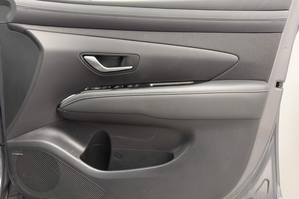 Hyundai Tucson Premium Manual Petrol SUV - Stock Number (1547615) - 16th supplementary image