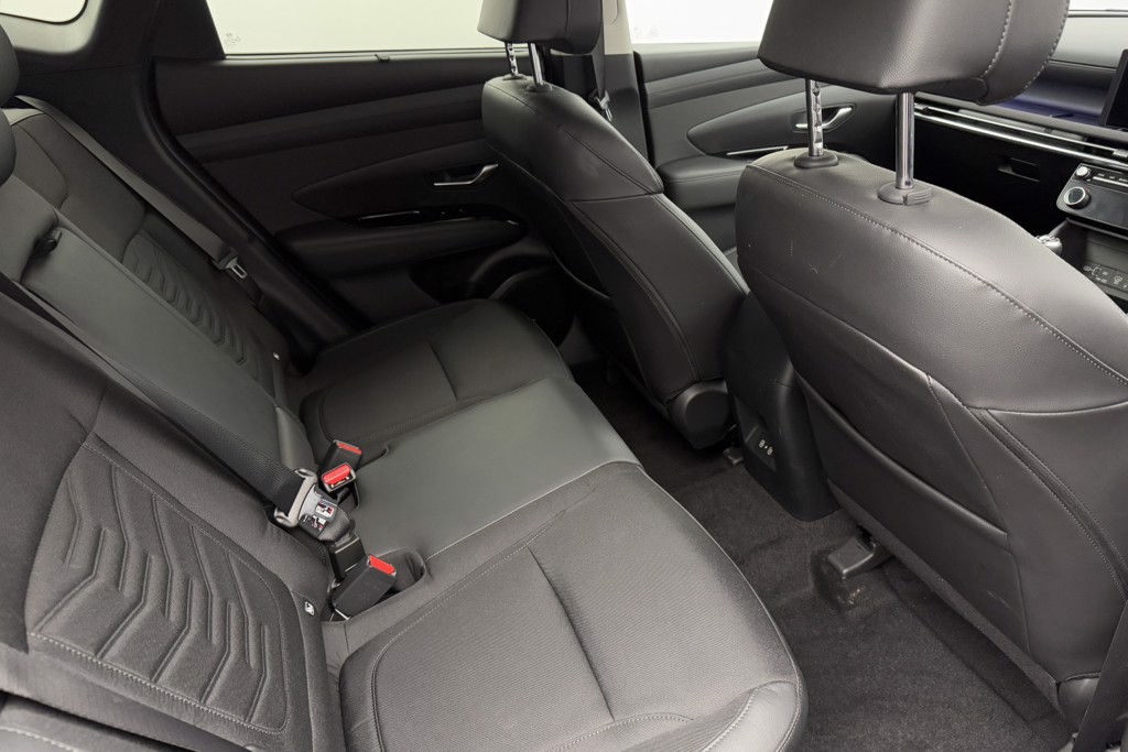 Hyundai Tucson Premium Manual Petrol SUV - Stock Number (1547615) - 18th supplementary image