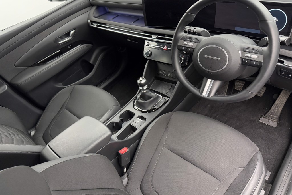 Hyundai Tucson Premium Manual Petrol SUV - Stock Number (1547615) - 1st supplementary image