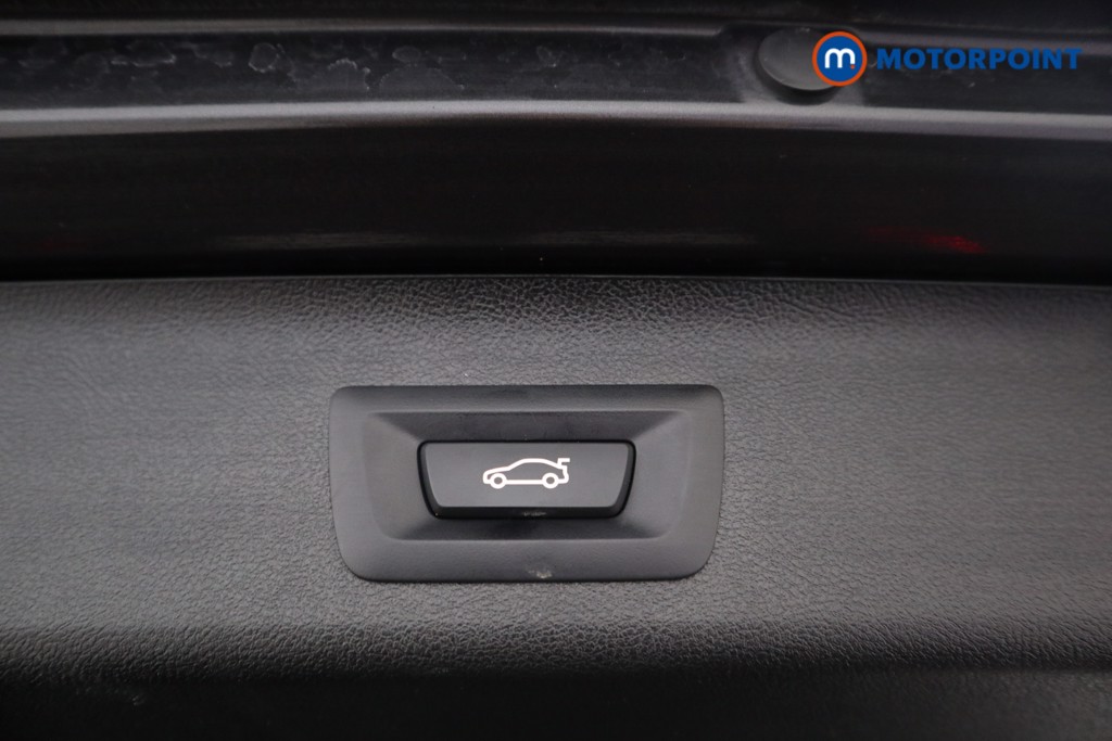 BMW 5 Series M Sport Automatic Petrol Plug-In Hybrid Estate - Stock Number (1547723) - 18th supplementary image