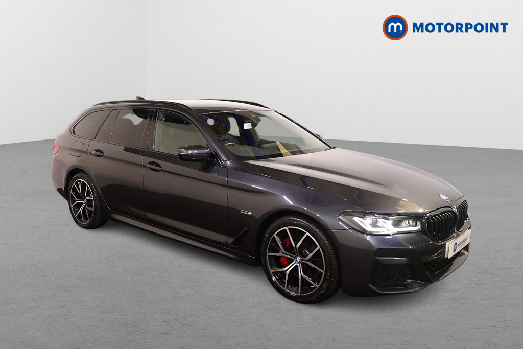 BMW 5 Series M Sport Automatic Petrol Plug-In Hybrid Estate - Stock Number (1547723) - Drivers side front corner