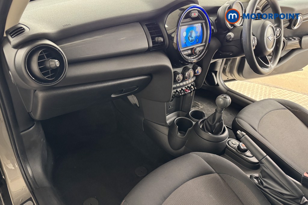 Mini Hatchback Cooper Classic Manual Petrol Hatchback - Stock Number (1548148) - 8th supplementary image