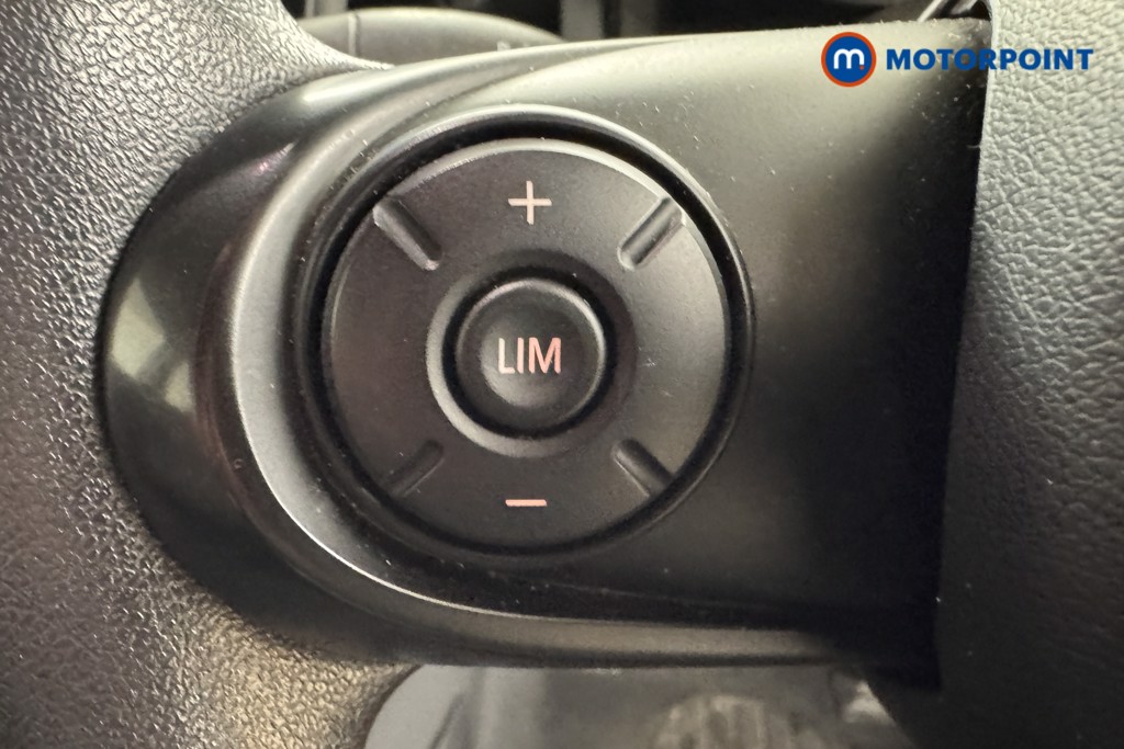 Mini Hatchback Cooper Classic Manual Petrol Hatchback - Stock Number (1548148) - 13th supplementary image