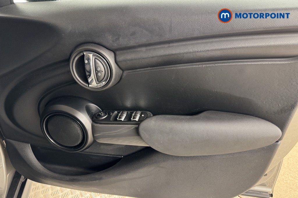 Mini Hatchback Cooper Classic Manual Petrol Hatchback - Stock Number (1548148) - 15th supplementary image