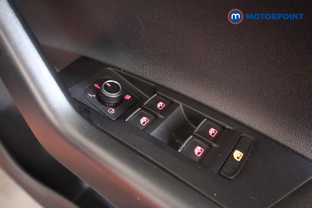 Volkswagen Polo R-Line Manual Petrol Hatchback - Stock Number (1548240) - 12th supplementary image