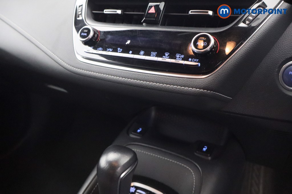 Toyota Corolla Design Automatic Petrol-Electric Hybrid Estate - Stock Number (1548438) - 9th supplementary image