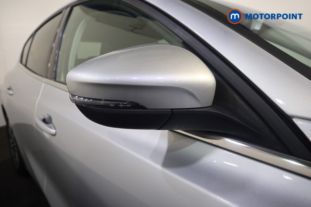 Ford Focus Titanium X Edition Manual Petrol-Electric Hybrid Hatchback - Stock Number (1548479) - 23rd supplementary image