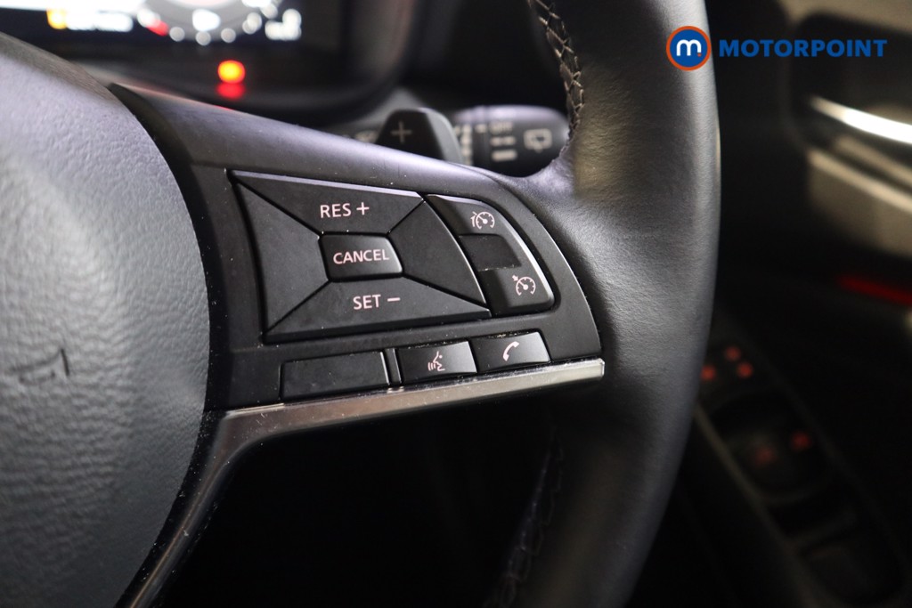 Nissan Juke N-Connecta Automatic Petrol SUV - Stock Number (1549107) - 4th supplementary image