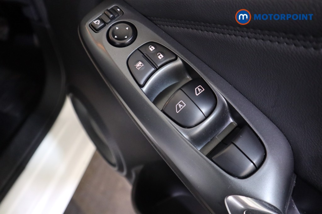 Nissan Juke N-Connecta Automatic Petrol SUV - Stock Number (1549107) - 10th supplementary image
