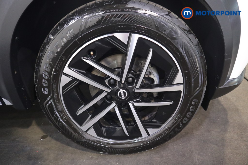 Nissan Juke N-Connecta Automatic Petrol SUV - Stock Number (1549107) - 15th supplementary image