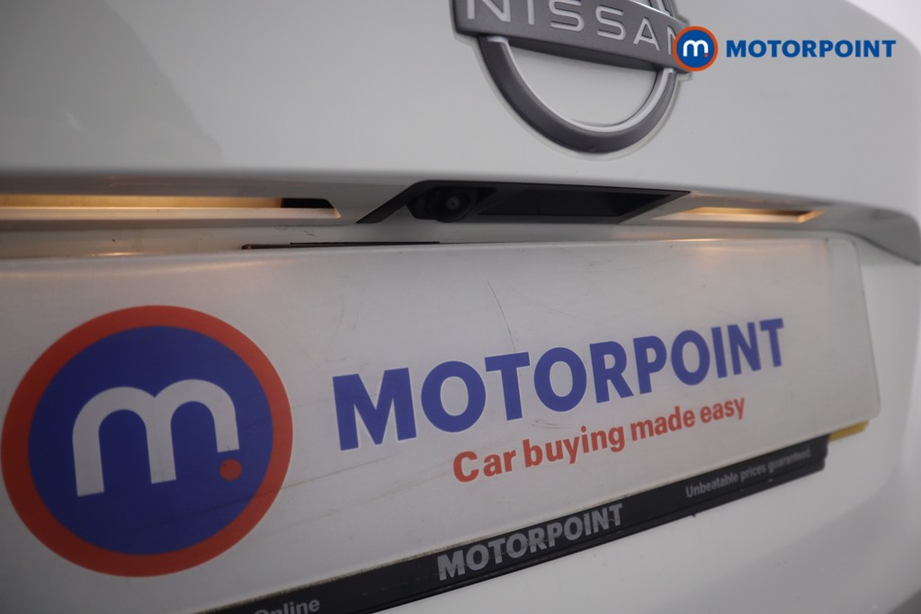 Nissan Juke N-Connecta Automatic Petrol SUV - Stock Number (1549107) - 19th supplementary image