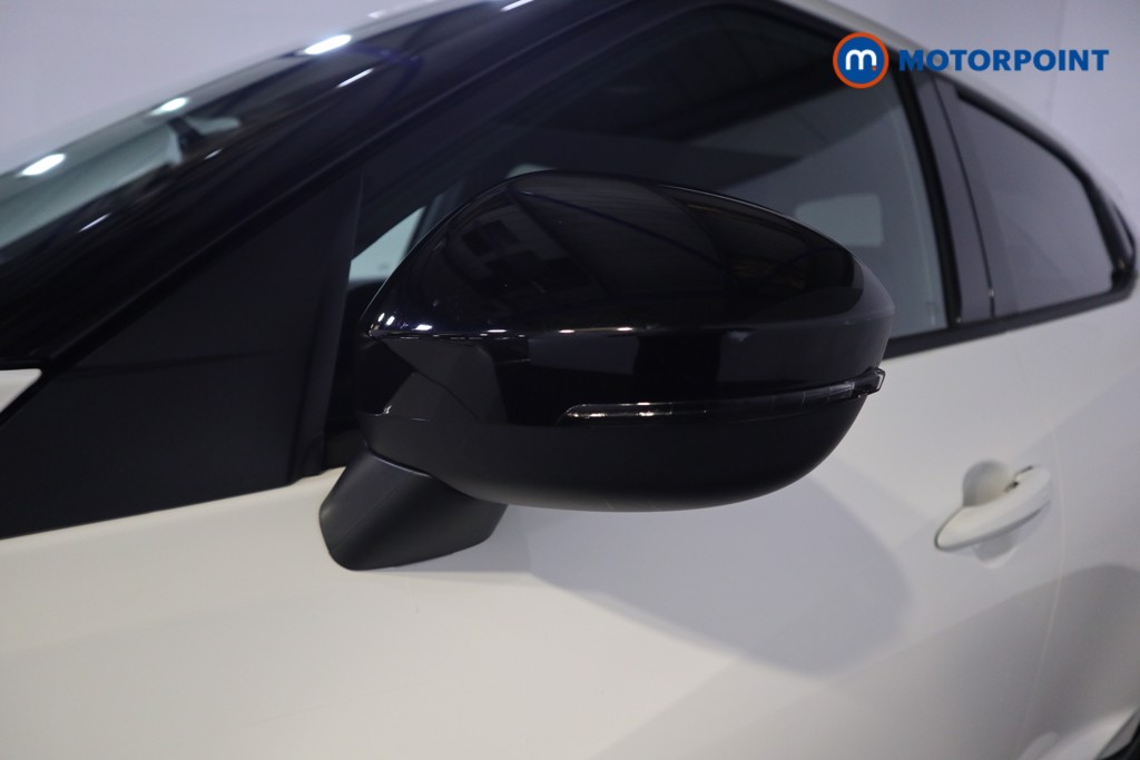 Nissan Juke N-Connecta Automatic Petrol SUV - Stock Number (1549107) - 23rd supplementary image