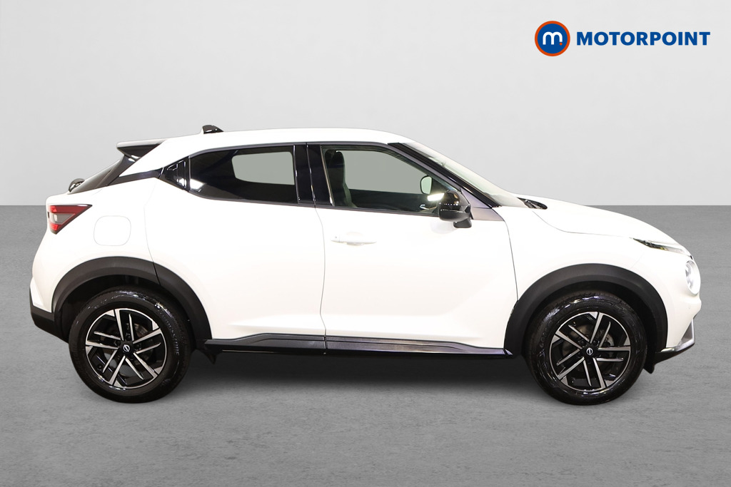 Nissan Juke N-Connecta Automatic Petrol SUV - Stock Number (1549107) - Drivers side