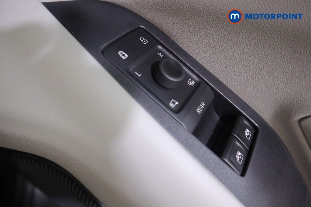 Ford Explorer Select Automatic Electric SUV - Stock Number (1549594) - 9th supplementary image