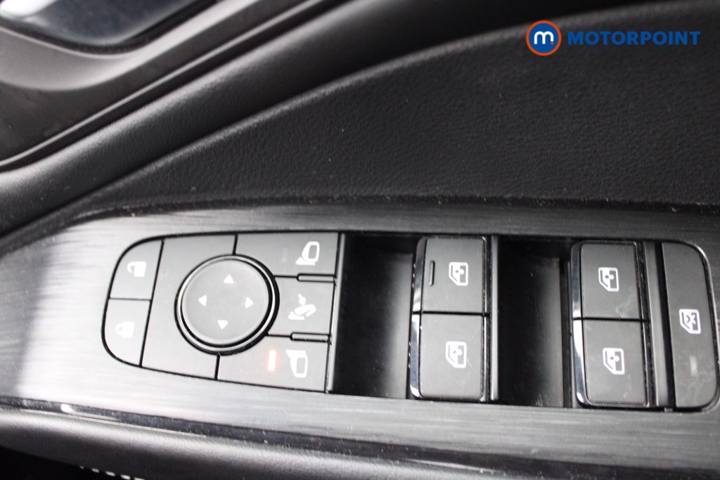 Nissan Qashqai N-Connecta Manual Petrol SUV - Stock Number (1550738) - 17th supplementary image