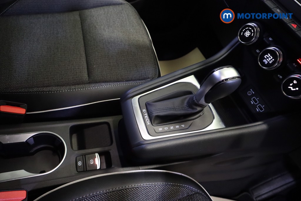 Renault Captur S Edition Automatic Petrol-Electric Hybrid SUV - Stock Number (1550937) - 5th supplementary image