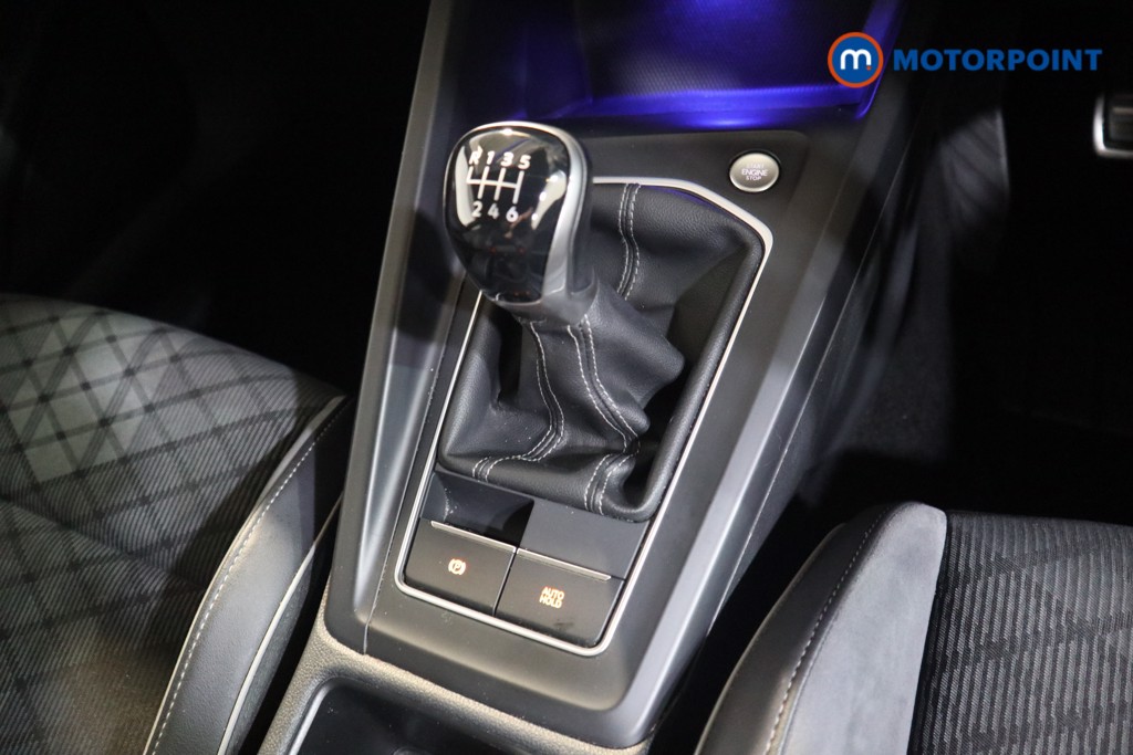 Volkswagen Golf R-Line Manual Petrol Hatchback - Stock Number (1551051) - 7th supplementary image