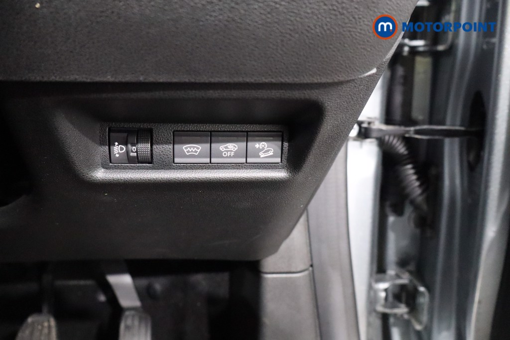 Jeep Avenger Altitude Manual Petrol SUV - Stock Number (1551256) - 21st supplementary image