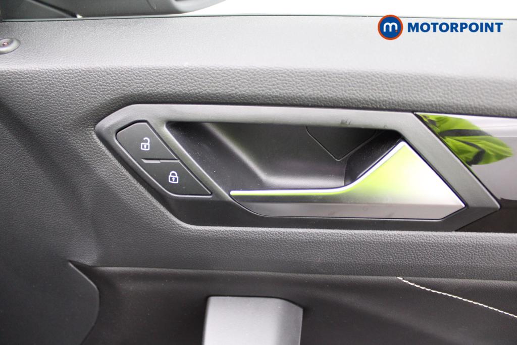 Volkswagen T-Roc Style Manual Petrol SUV - Stock Number (1551339) - 13th supplementary image