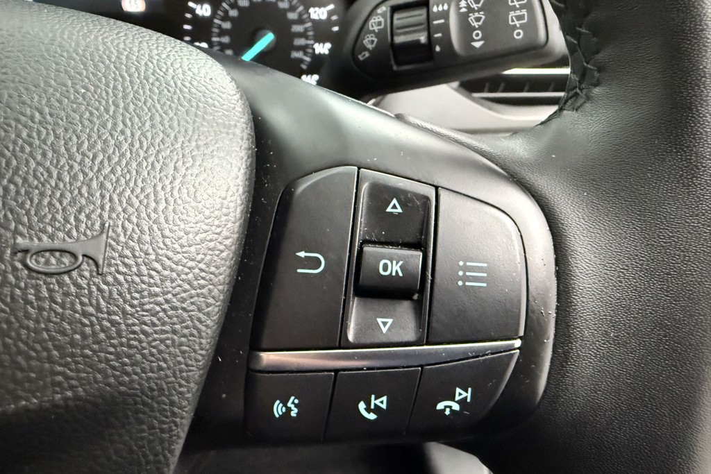 Ford Focus Titanium Manual Petrol Hatchback - Stock Number (1541484) - 4th supplementary image