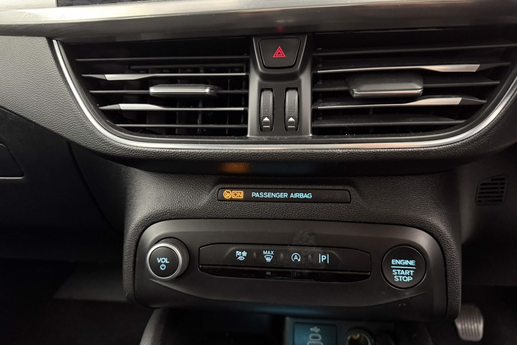 Ford Focus Titanium Manual Petrol Hatchback - Stock Number (1541484) - 10th supplementary image
